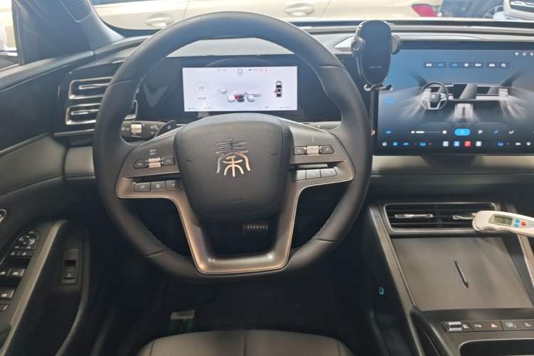 Used BYD Qin L 2026 Model DM-i 210KM Beyond Version Steering Wheel