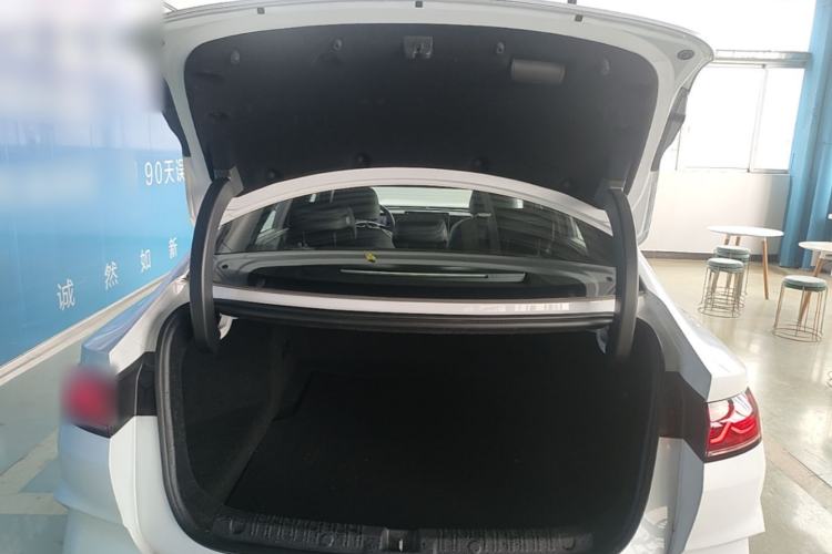 Used BYD Qin L 2026 Model DM-i 210KM Beyond Version Trunk