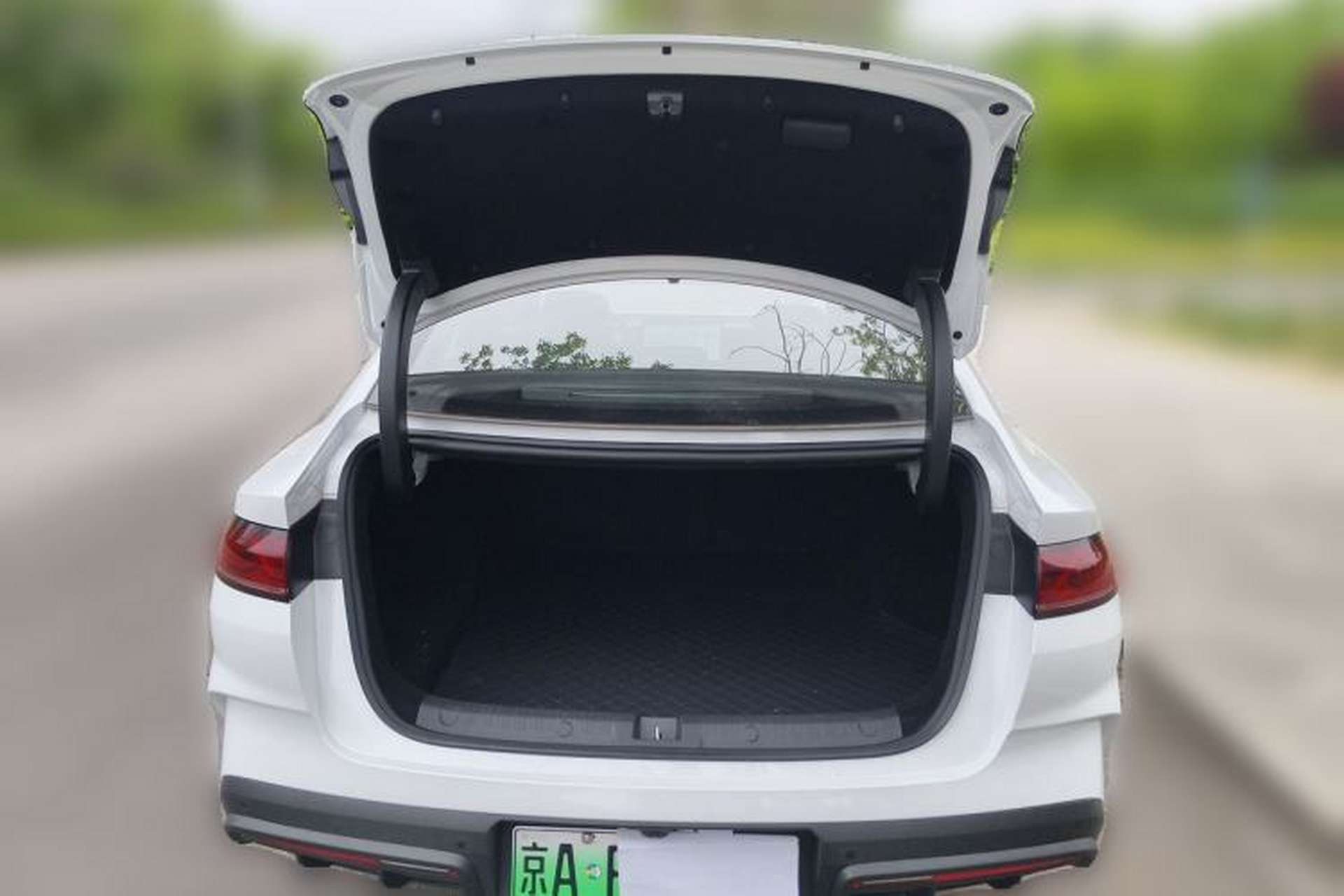 Used BYD Qin L 2026 Model DM-i 210KM Cloud Suspension Version Trunk