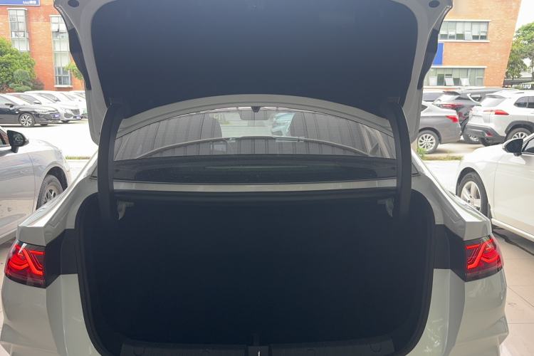 Used BYD Qin L 2026 Model DM-i 210KM Cloud Suspension Version Trunk