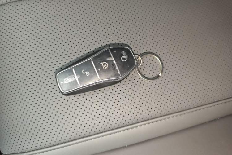 Used BYD Qin L 2026 Model DM-i 210KM Beyond Version Vehicle Key