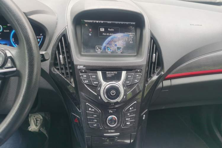 Used BYD Qin New Energy 2014 1.5T Flagship Model Audio And AC Panel