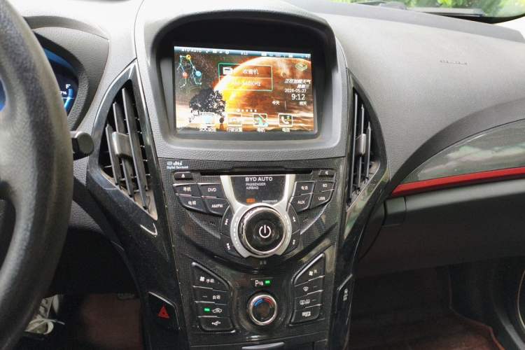 Used BYD Qin New Energy 2014 1.5T Flagship Model Audio And AC Panel
