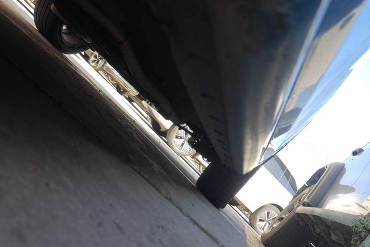 Used BYD Qin New Energy 2014 1.5T Flagship Model Chassis Front Left