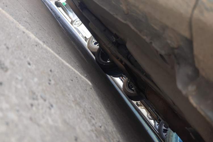Used BYD Qin New Energy 2014 1.5T Flagship Model Chassis Front Right