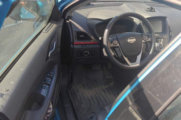 Used BYD Qin New Energy 2014 1.5T Flagship Model Driver Seat