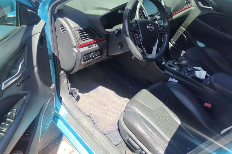 Used BYD Qin New Energy 2014 1.5T Flagship Model Driver Seat