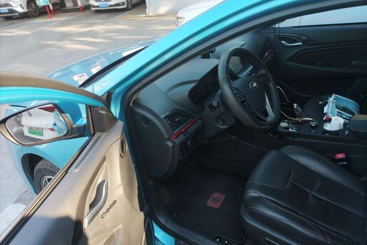 Used BYD Qin New Energy 2014 1.5T Cool Black Knight Flagship Model Driver Seat