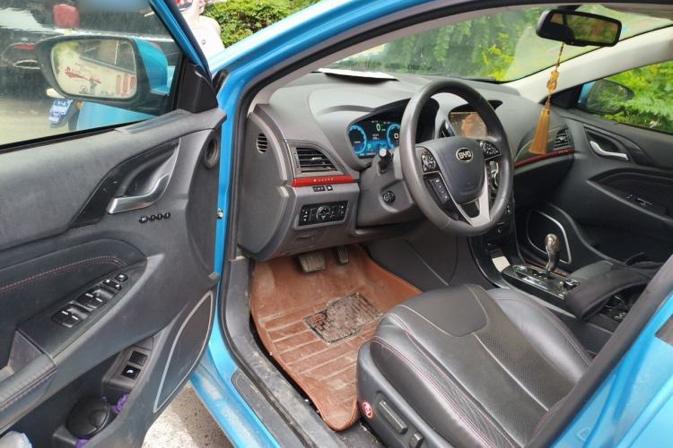 Used BYD Qin New Energy 2014 1.5T Flagship Model Driver Seat