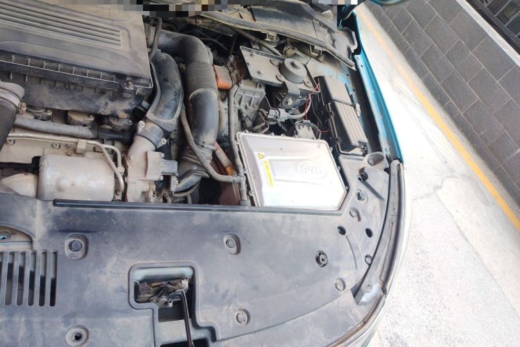 Used BYD Qin New Energy 2014 1.5T Flagship Model Engine Bay Left
