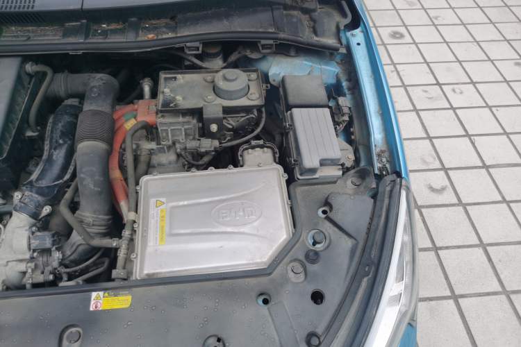 Used BYD Qin New Energy 2014 1.5T Flagship Model Engine Bay Left