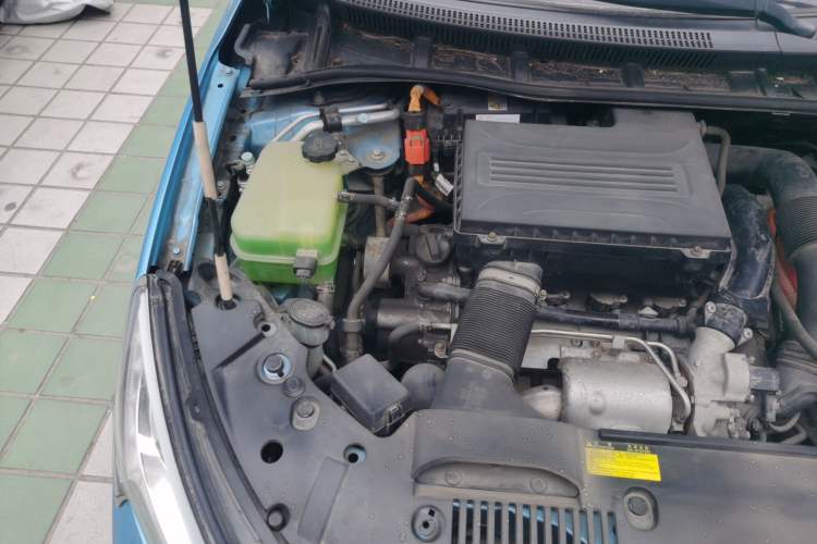 Used BYD Qin New Energy 2014 1.5T Flagship Model Engine Bay Right