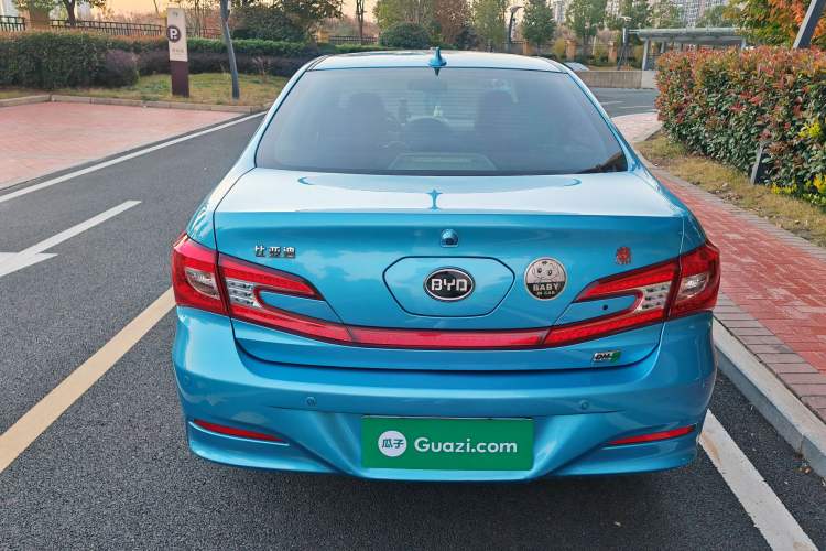 Used BYD Qin New Energy 2014 1.5T Cool Black Knight Flagship Model Exterior 5