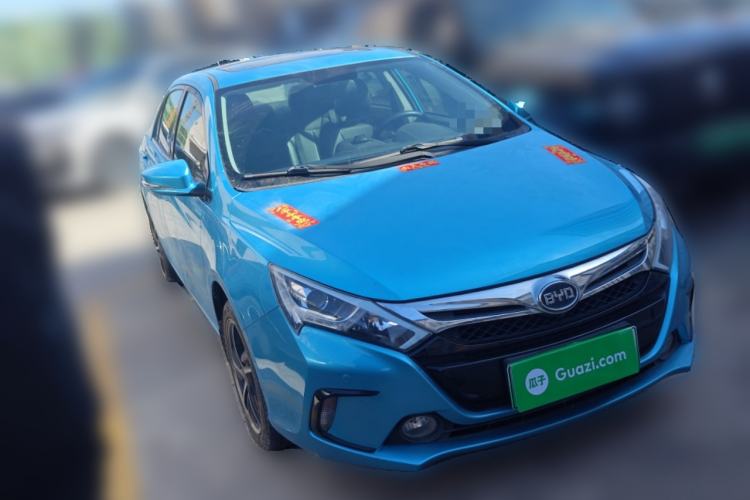 Used BYD Qin New Energy 2014 1.5T Flagship Model Front Right 45 Deg
