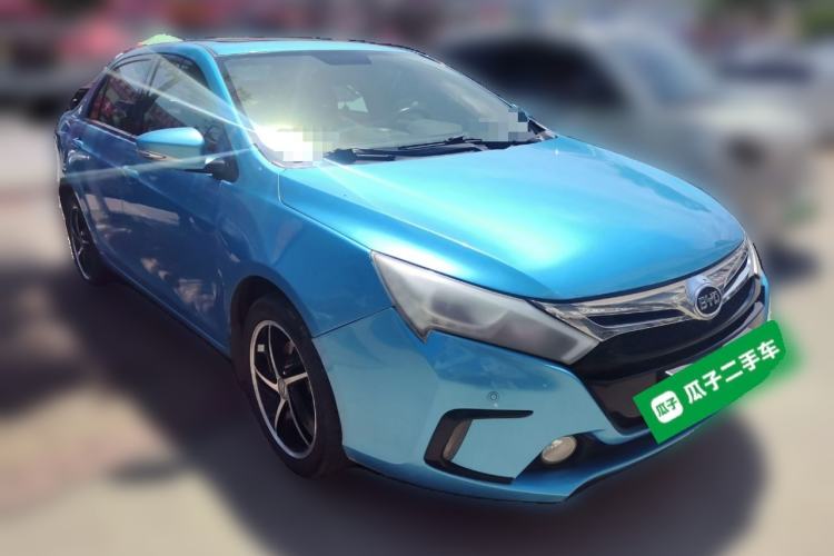 Used BYD Qin New Energy 2014 1.5T Flagship Model Front Right 45 Deg