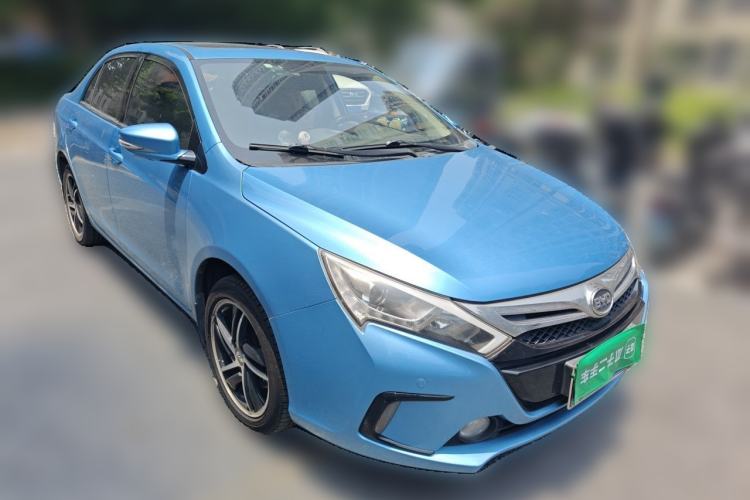 Used BYD Qin New Energy 2014 1.5T Flagship Model Front Right 45 Deg