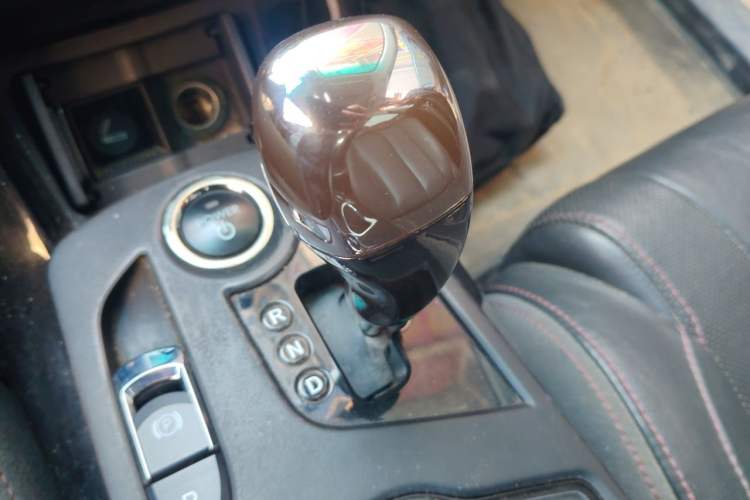 Used BYD Qin New Energy 2014 1.5T Flagship Model Gear Lever
