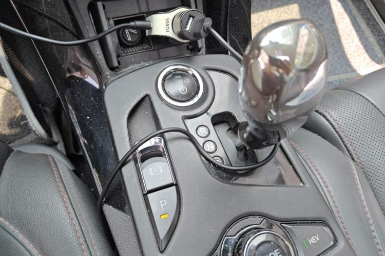 Used BYD Qin New Energy 2014 1.5T Flagship Model Gear Lever