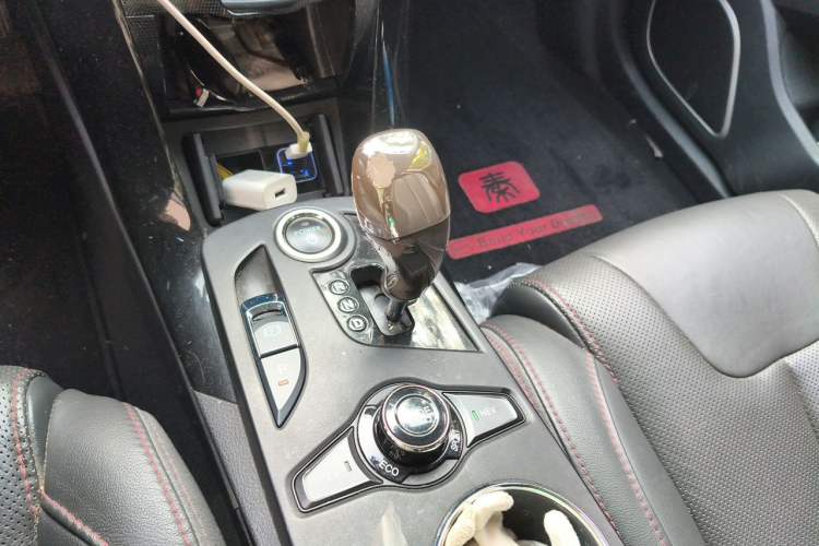 Used BYD Qin New Energy 2014 1.5T Flagship Model Gear Lever