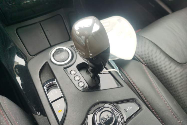 Used BYD Qin New Energy 2014 1.5T Flagship Model Gear Lever