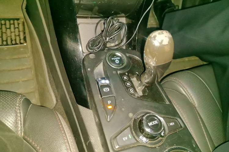 Used BYD Qin New Energy 2014 1.5T Flagship Model Gear Lever