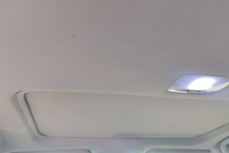Used BYD Qin New Energy 2014 1.5T Flagship Model Headliner