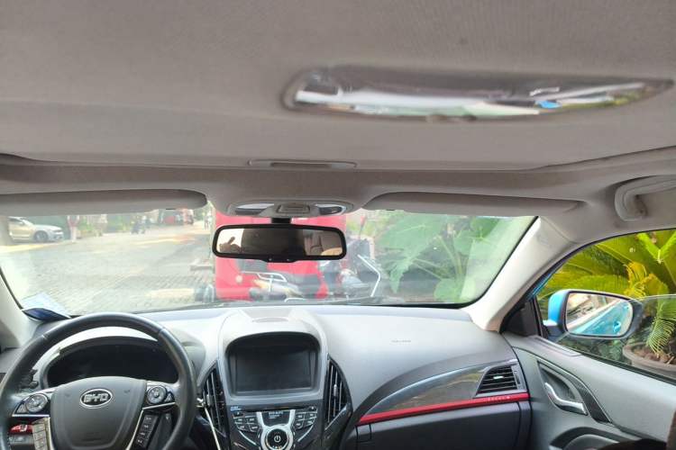 Used BYD Qin New Energy 2014 1.5T Flagship Model Headliner