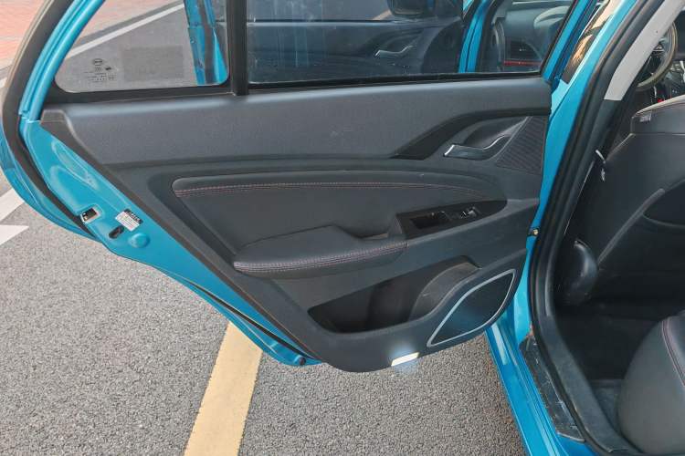 Used BYD Qin New Energy 2014 1.5T Cool Black Knight Flagship Model Interior 12