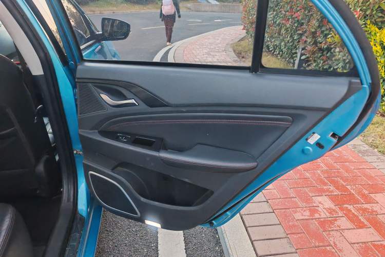 Used BYD Qin New Energy 2014 1.5T Cool Black Knight Flagship Model Interior 13