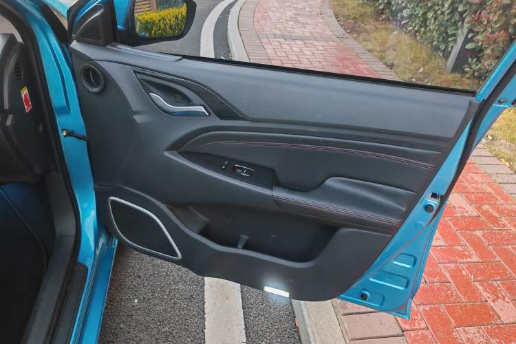 Used BYD Qin New Energy 2014 1.5T Cool Black Knight Flagship Model Interior 14