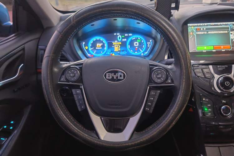 Used BYD Qin New Energy 2014 1.5T Cool Black Knight Flagship Model Interior 7