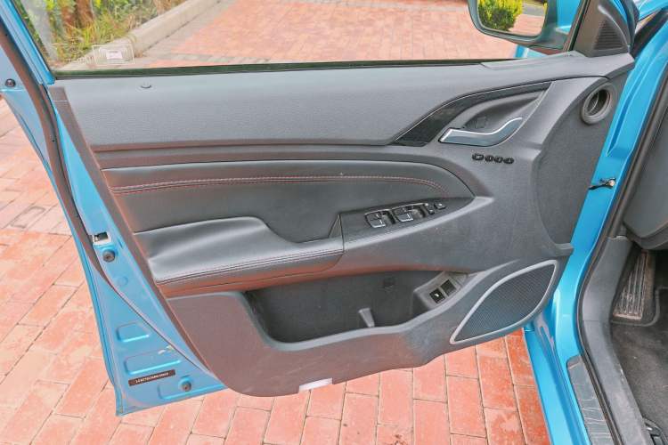 Used BYD Qin New Energy 2014 1.5T Cool Black Knight Flagship Model Interior 8