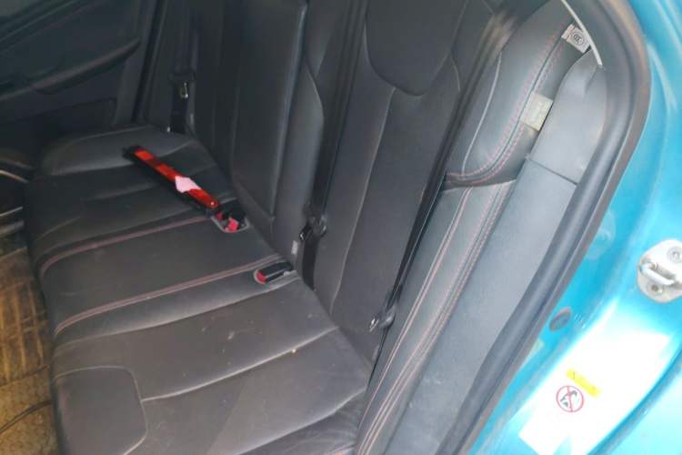 Used BYD Qin New Energy 2014 1.5T Flagship Model Left Rear Seat