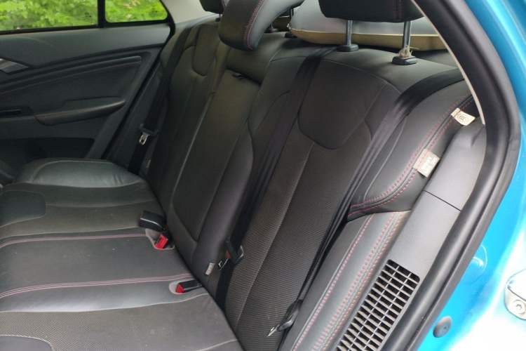 Used BYD Qin New Energy 2014 1.5T Flagship Model Left Rear Seat