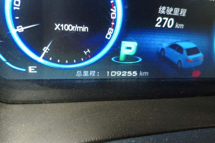 Used BYD Qin New Energy 2014 1.5T Flagship Model Odometer Close Up