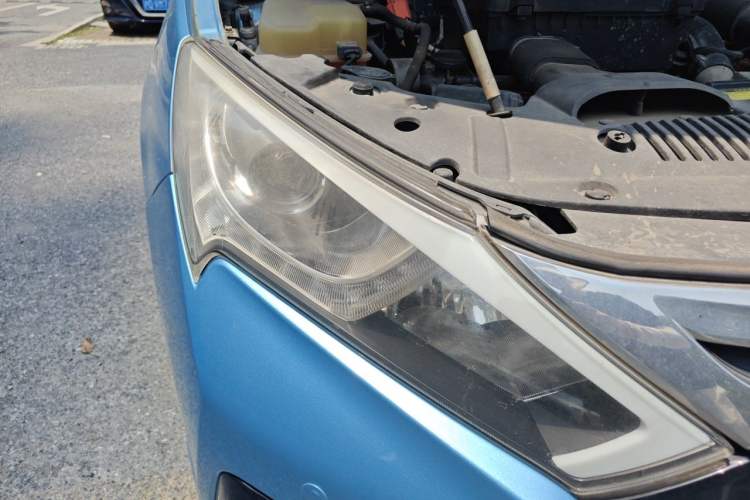 Used BYD Qin New Energy 2014 1.5T Flagship Model Right Front Headlight
