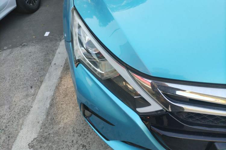 Used BYD Qin New Energy 2014 1.5T Cool Black Knight Flagship Model Right Front Headlight