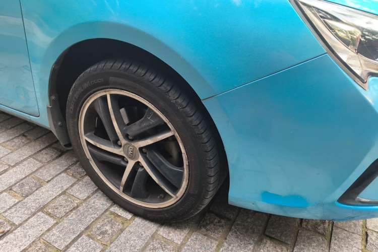 Used BYD Qin New Energy 2014 1.5T Flagship Model Right Front Wheel Hub