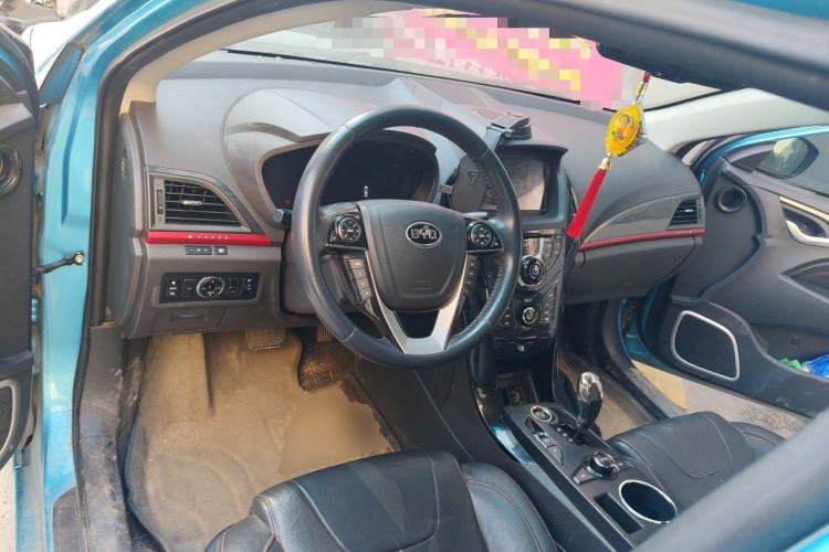 Used BYD Qin New Energy 2014 1.5T Flagship Model Steering Wheel