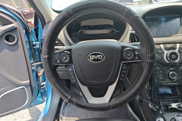 Used BYD Qin New Energy 2014 1.5T Flagship Model Steering Wheel