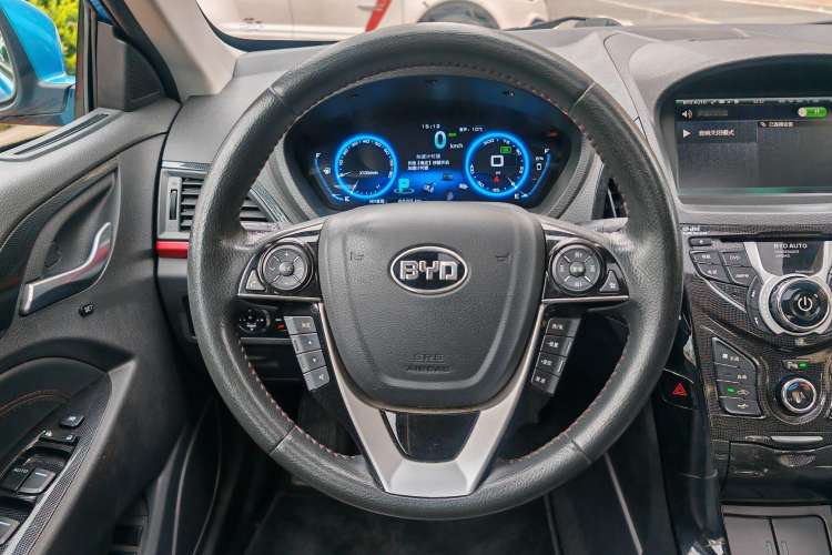 Used BYD Qin New Energy 2014 1.5T Cool Black Knight Flagship Model Steering Wheel