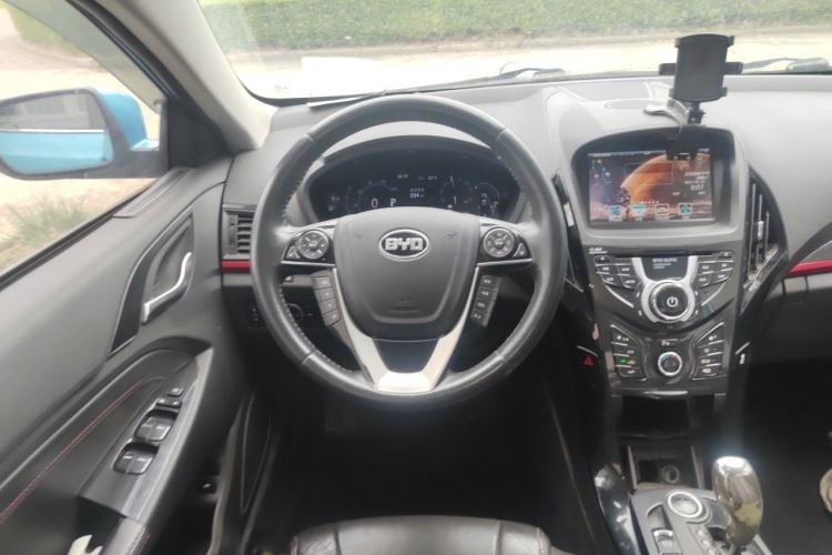 Used BYD Qin New Energy 2014 1.5T Flagship Model Steering Wheel