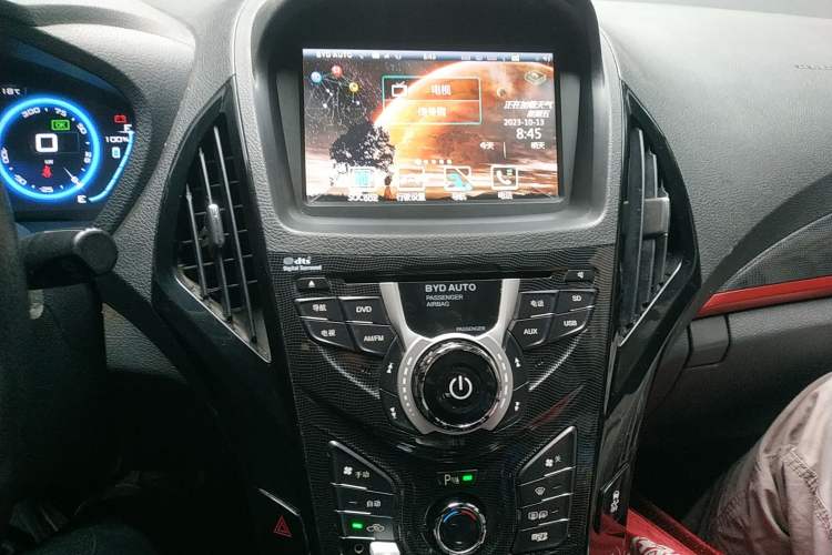Used BYD Qin New Energy 2014 1.5T Cool Black Knight Flagship Model Audio And AC Panel