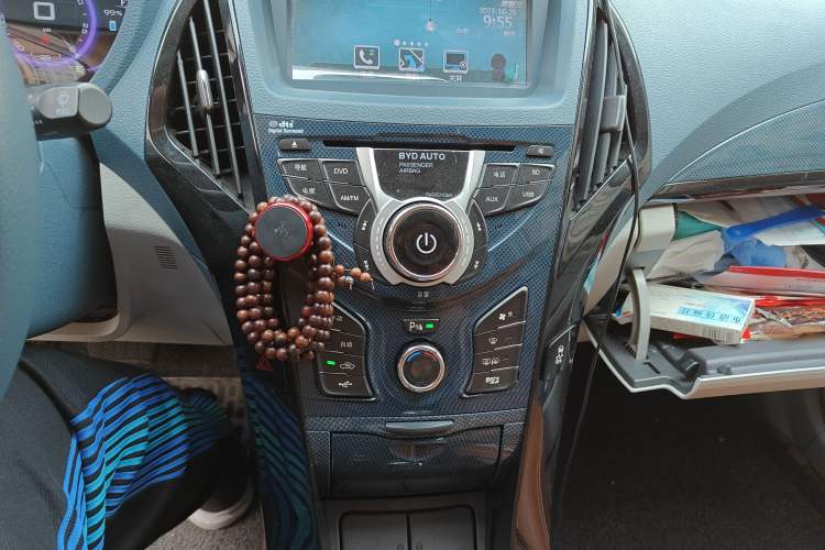 Used BYD Qin New Energy 2014 1.5T Flagship Model Audio And AC Panel