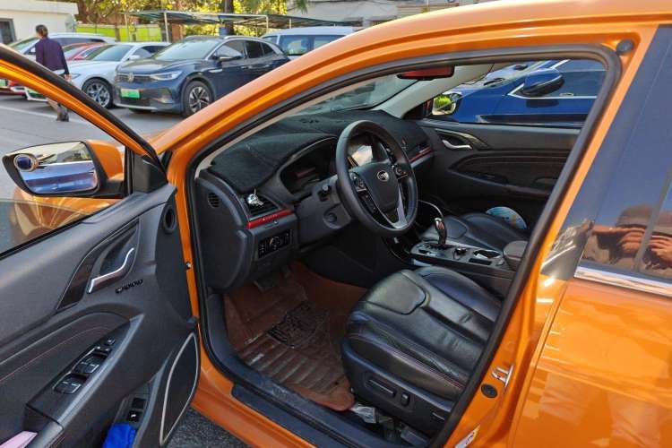 Used BYD Qin New Energy 2014 1.5T Flagship Model Driver Seat