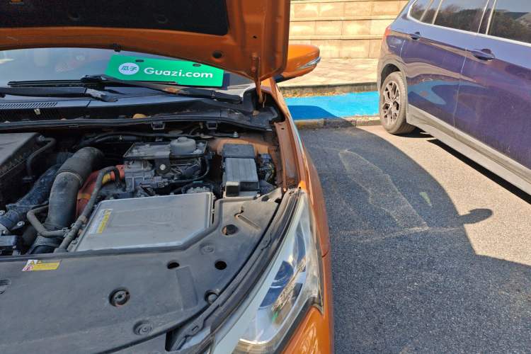 Used BYD Qin New Energy 2014 1.5T Flagship Model Engine Bay Left