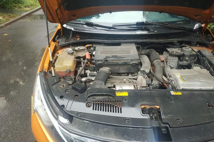 Used BYD Qin New Energy 2014 1.5T Cool Black Knight Flagship Model Engine Bay Right
