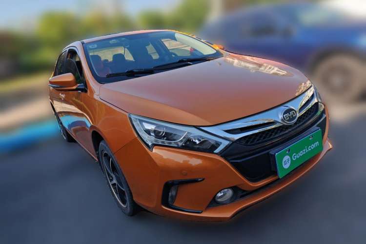Used BYD Qin New Energy 2014 1.5T Flagship Model Front Right 45 Deg