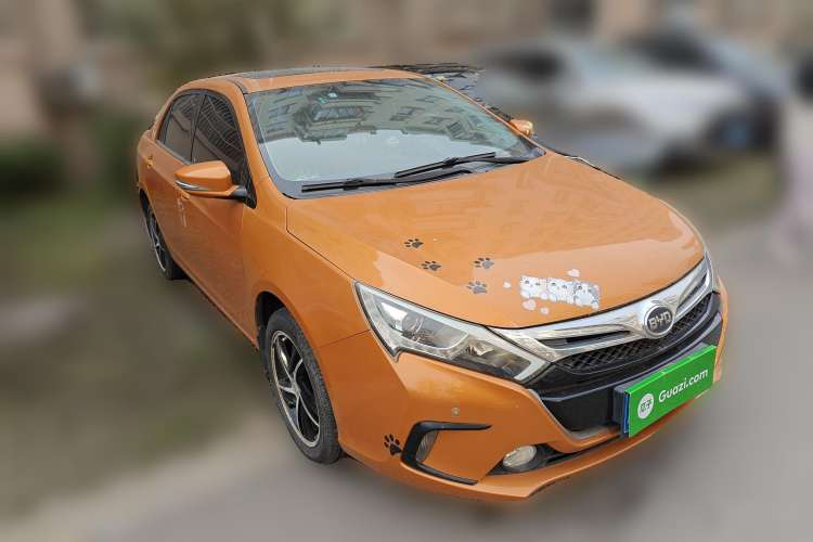 Used BYD Qin New Energy 2014 1.5T Flagship Model Front Right 45 Deg