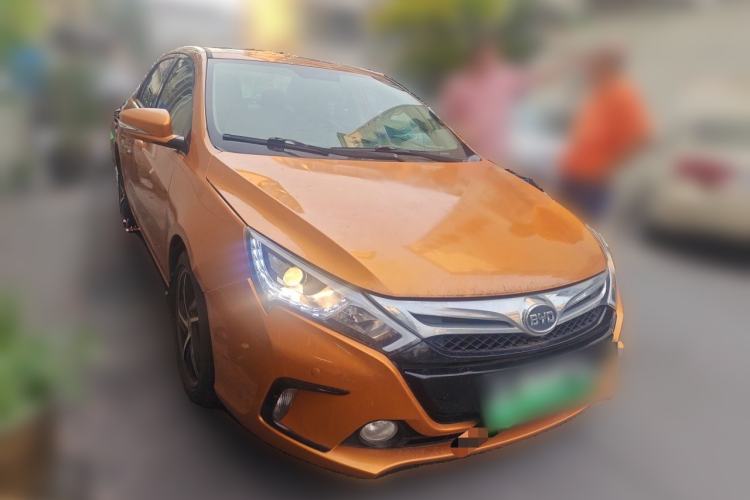 Used BYD Qin New Energy 2014 1.5T Flagship Model Front Right 45 Deg